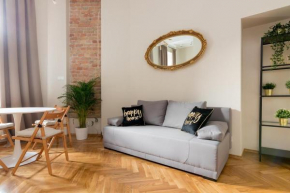 Ogród Saski Apartment with Mezzanine, Warsaw